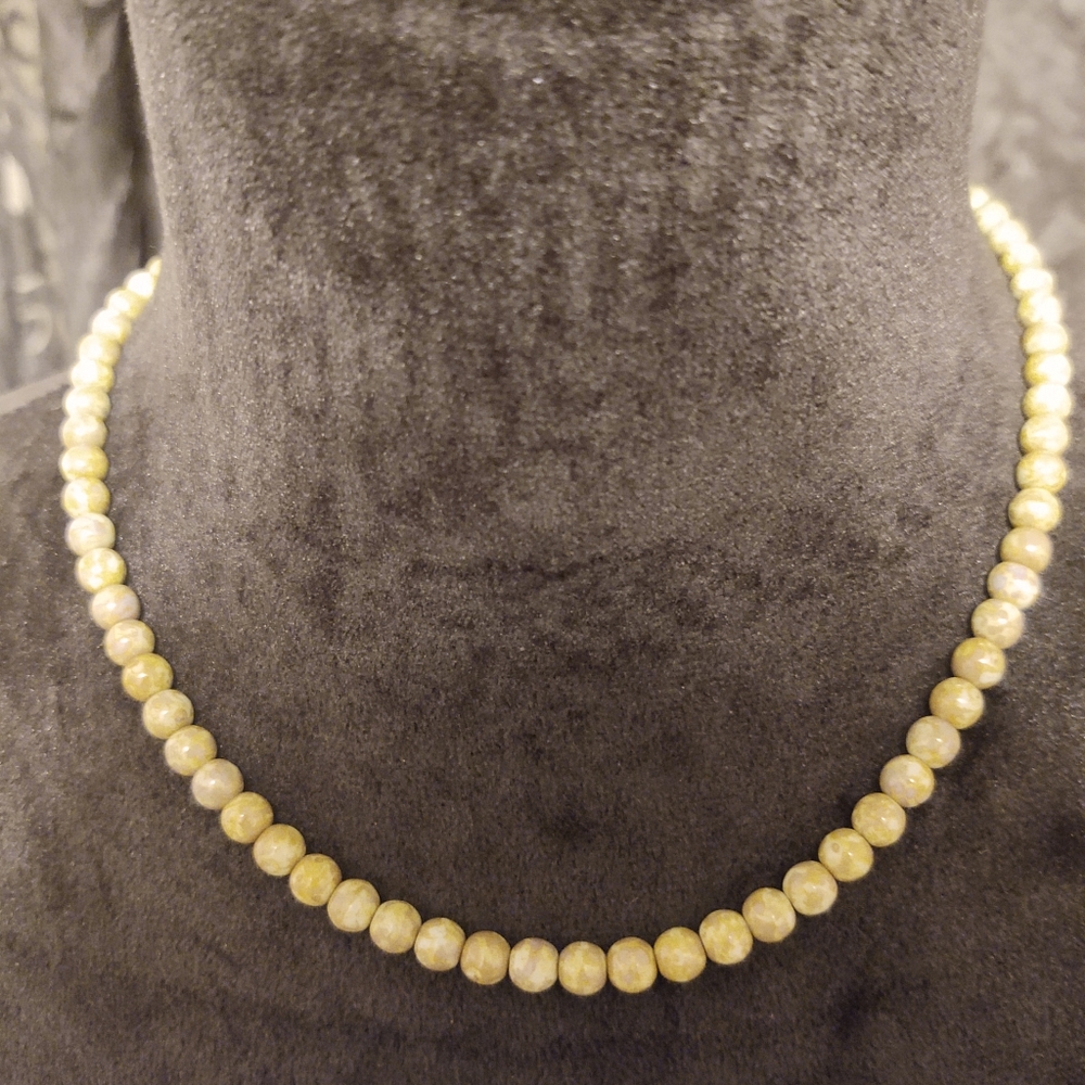 Green bead necklace 17 in